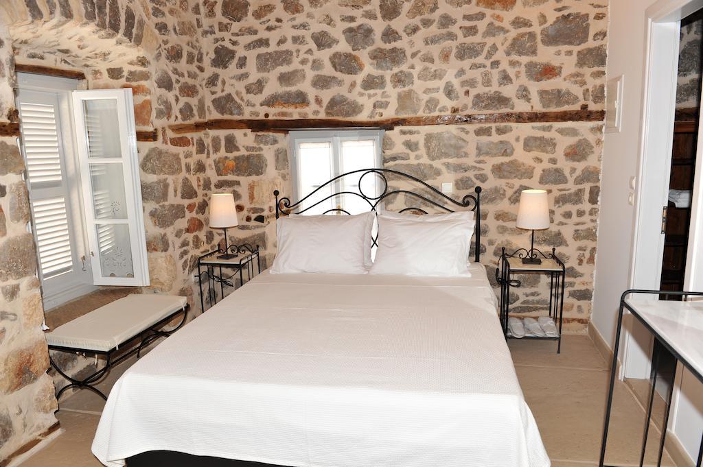 Guesthouse Alexandra Hydra  Exteriör bild