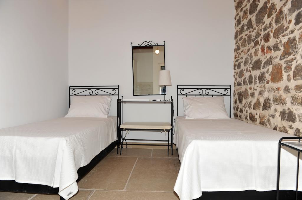Guesthouse Alexandra Hydra  Exteriör bild