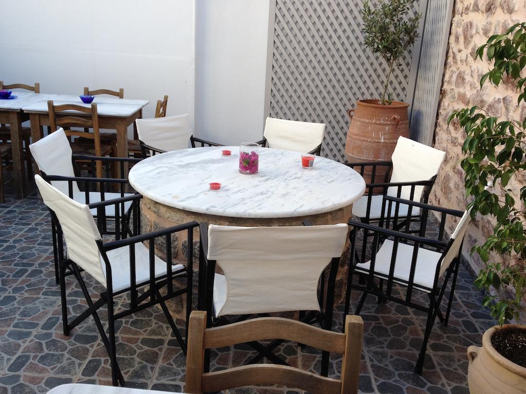 Guesthouse Alexandra Hydra  Exteriör bild