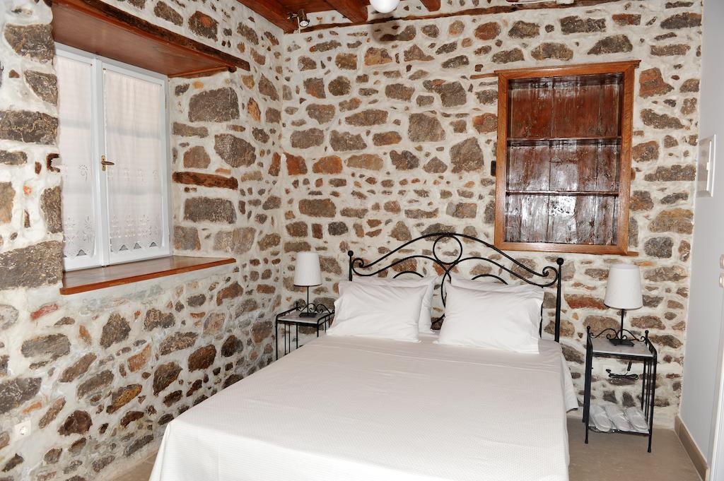 Guesthouse Alexandra Hydra  Exteriör bild