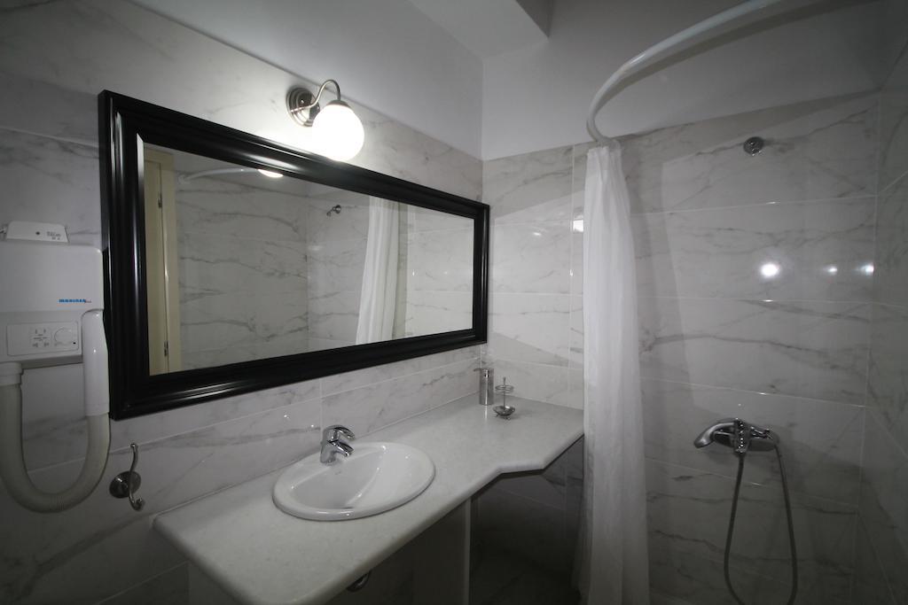 Guesthouse Alexandra Hydra  Exteriör bild